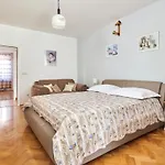 Haus Ana