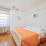 Haus Ana